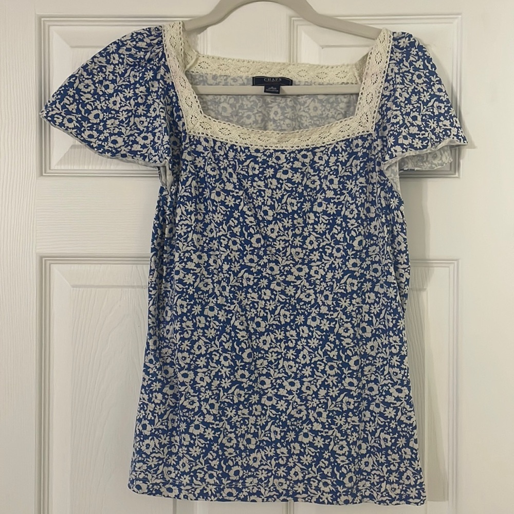 Chap’s Women’s floral top